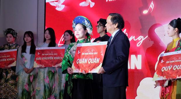 Điểm tin: Sinh viên Khoa Tiếng Anh khẳng định tài năng trong phong trào văn nghệ học viện