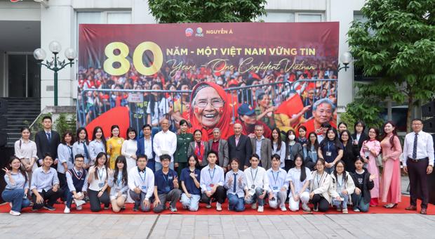 Tọa đàm - Triển lãm “80 năm - Một Việt Nam vững tin”