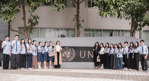 DAV Ambassadors’ Journey students visit the Green One UN House