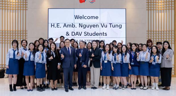 DAV Ambassadors’ Journey Organizes Study Visit to the Embassy of the Republic of Korea in Viet Nam