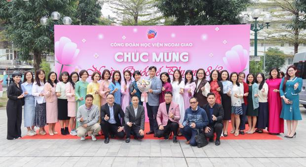 CHƯƠNG TRÌNH CHÀO MỪNG NGÀY QUỐC TẾ PHỤ NỮ 8/3