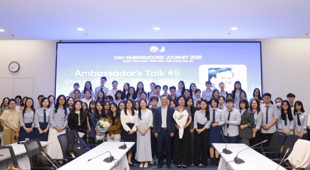 Khóa học DAV Ambassadors’ Journey tổ chức Ambassadors’ Talk #5 với chủ đề: “Ứng dụng truyền thông trong Ngoại giao công chúng”