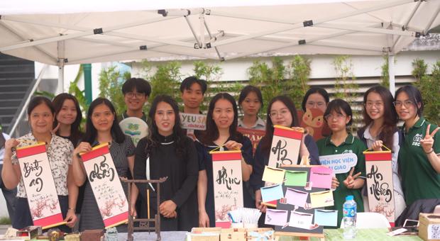 Vietnam Book and Reading Culture Day 2026 at the Diplomatic Academy of Vietnam: Highlights from the "Imprinting Letters Station" event series