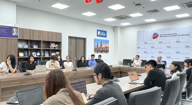 GIAO LƯU TRỰC TUYẾN CHỦ ĐỀ “THỰC TẬP TẠI PHÁP” 