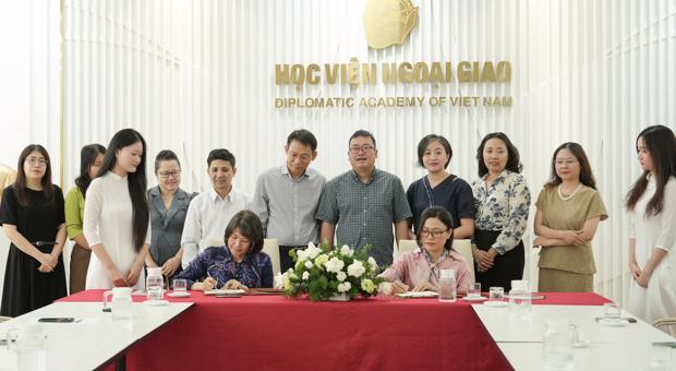 Lễ Ký kết Biên bản Thỏa thuận Hợp tác giữa Học viện Ngoại giao và Công ty Cổ phần sách Omega Việt Nam