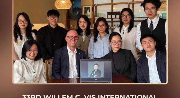 Vietnam Airlines đồng hành cùng sinh viên Học viện Ngoại giao tham dự Cuộc thi trọng tài thương mại quốc tế tại Áo