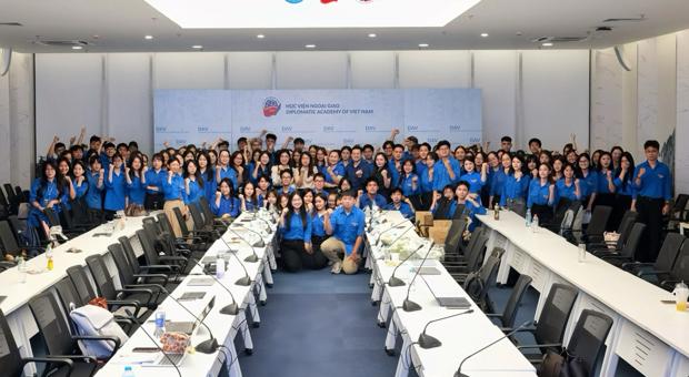 CHIẾN DỊCH THANH NIÊN TÌNH NGUYỆN HÈ 2026: TUỔI TRẺ NGOẠI GIAO PHÁT HUY TINH THẦN XUNG KÍCH, TIÊN PHONG