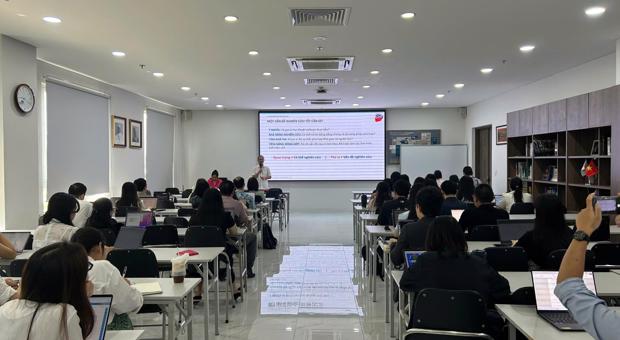 CHUYÊN ĐỀ “HƯỚNG DẪN VIẾT TỔNG QUAN CHO LUẬN ÁN, LUẬN VĂN VÀ ĐỀ TÀI NGHIÊN CỨU KHOA HỌC”