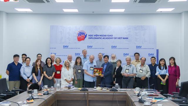 Học viện Ngoại giao tiếp Đoàn Quỹ Hòa giải và Phát triển Hoa Kỳ: Tăng cường hợp tác vì hòa bình và phát triển