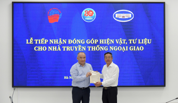 Học viện Ngoại giao tiếp nhận đóng góp tư liệu, hiện vật phục vụ kỷ niệm 80 năm thành lập Ngành và xây dựng Nhà truyền thống Ngoại giao
