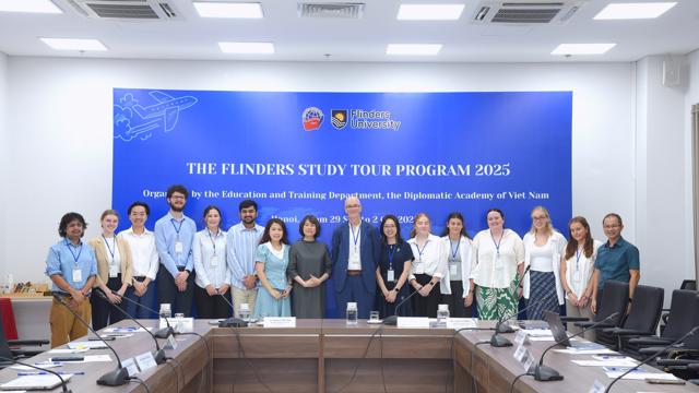 Chương trình học tập ngắn hạn của Đoàn sinh viên Đại học Flinders tại Học viện Ngoại giao