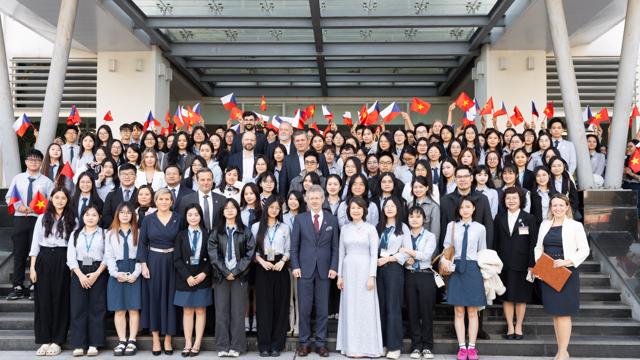 Chủ tịch Thượng viện Cộng hòa Séc thăm và làm việc tại Học viện Ngoại giao