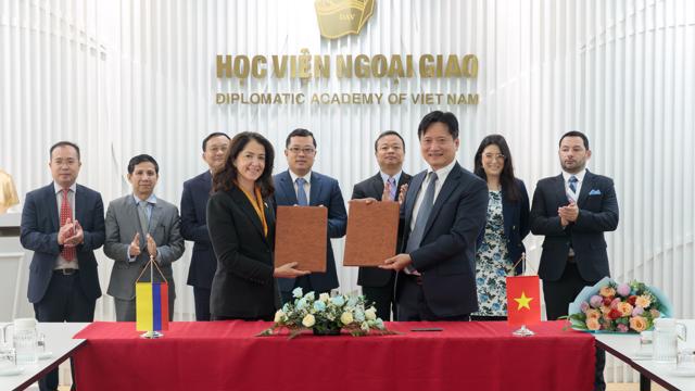Học viện Ngoại giao ký Biên bản ghi nhớ hợp tác với Học viện Ngoại giao Augusto Ramírez Ocampo, Colombia