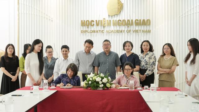 Lễ Ký kết Biên bản Thỏa thuận Hợp tác giữa Học viện Ngoại giao và Công ty Cổ phần sách Omega Việt Nam