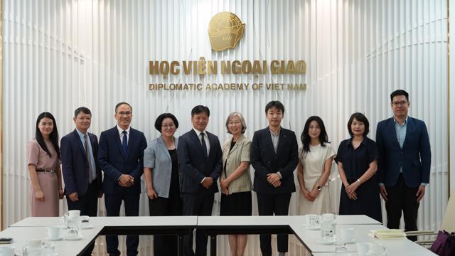 Giám đốc Nguyễn Hùng Sơn tiếp Đoàn đại biểu Quốc hội Hàn Quốc