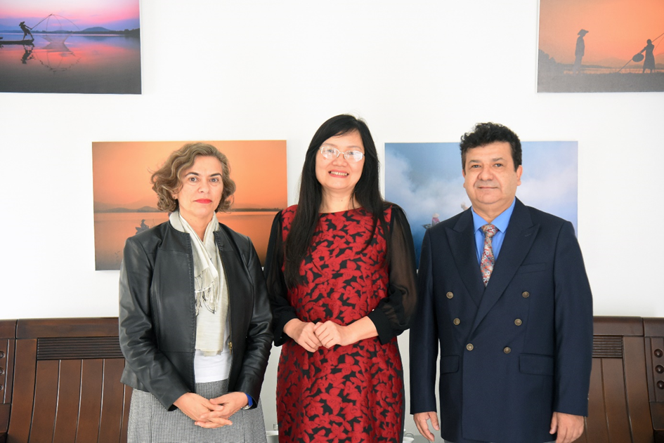 Ambassador Dr. Pham Lan Dung, Acting President of the Diplomatic Academy, received the Ambassador of Chile to Vietnam, Mr. Sergio Narea, and the Ambassador of Spain to Vietnam, Ms. Carmen Cano de Lasala