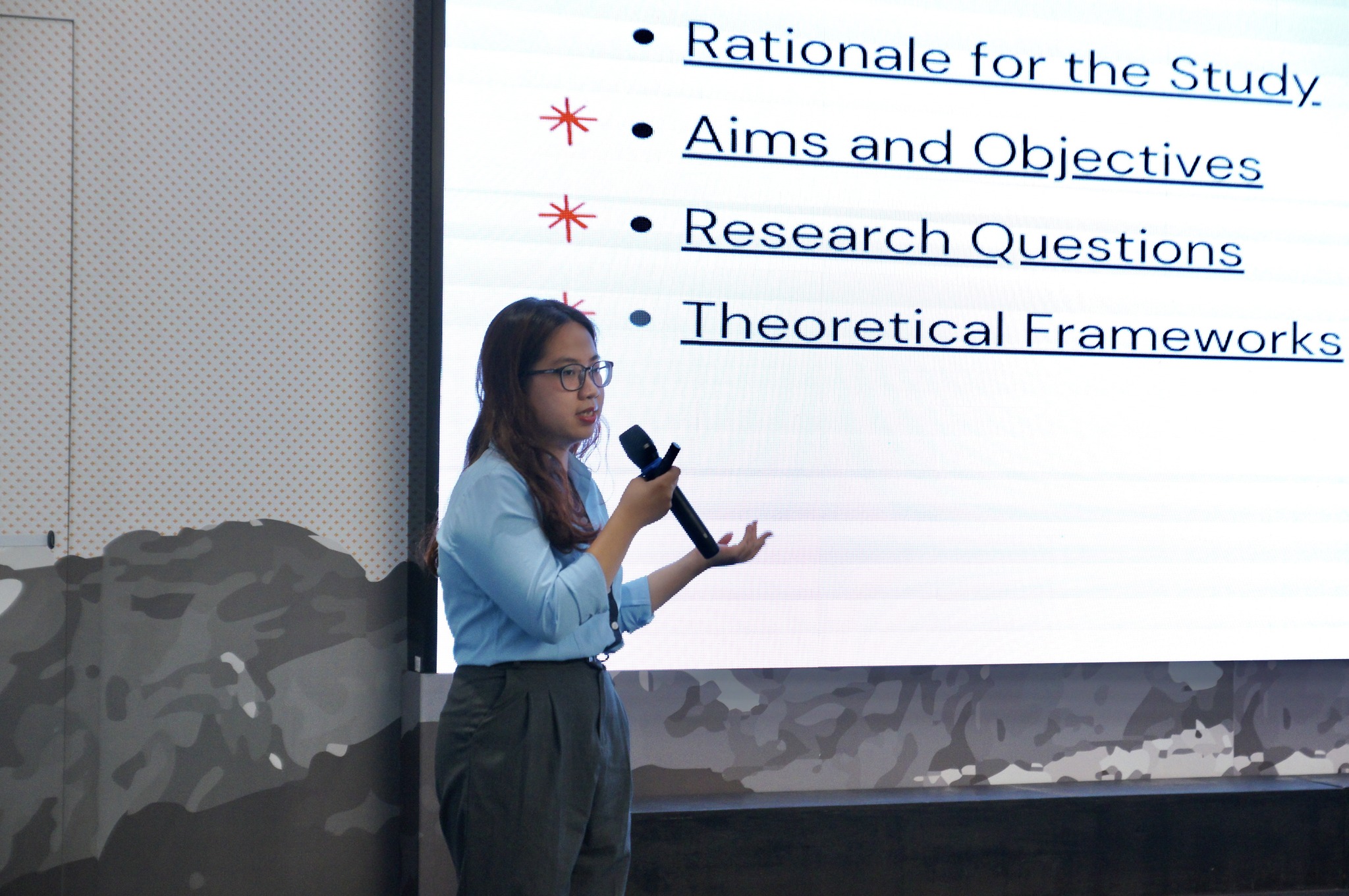 [RECAP] The graduation thesis defense ceremony of the English faculty ...