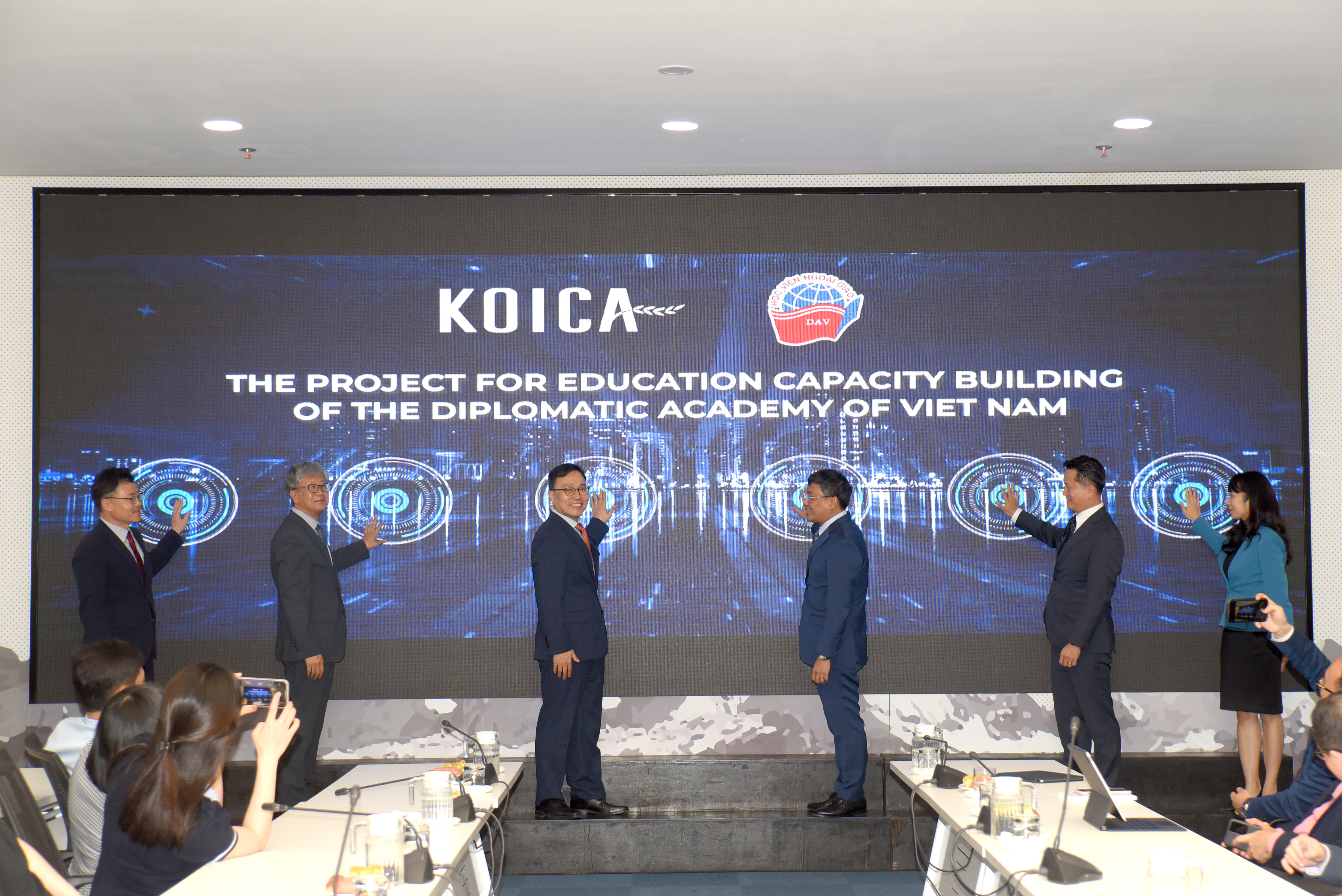 Chính thức khởi động Dự án tăng cường năng lực đào tạo và nghiên cứu tại HVNG