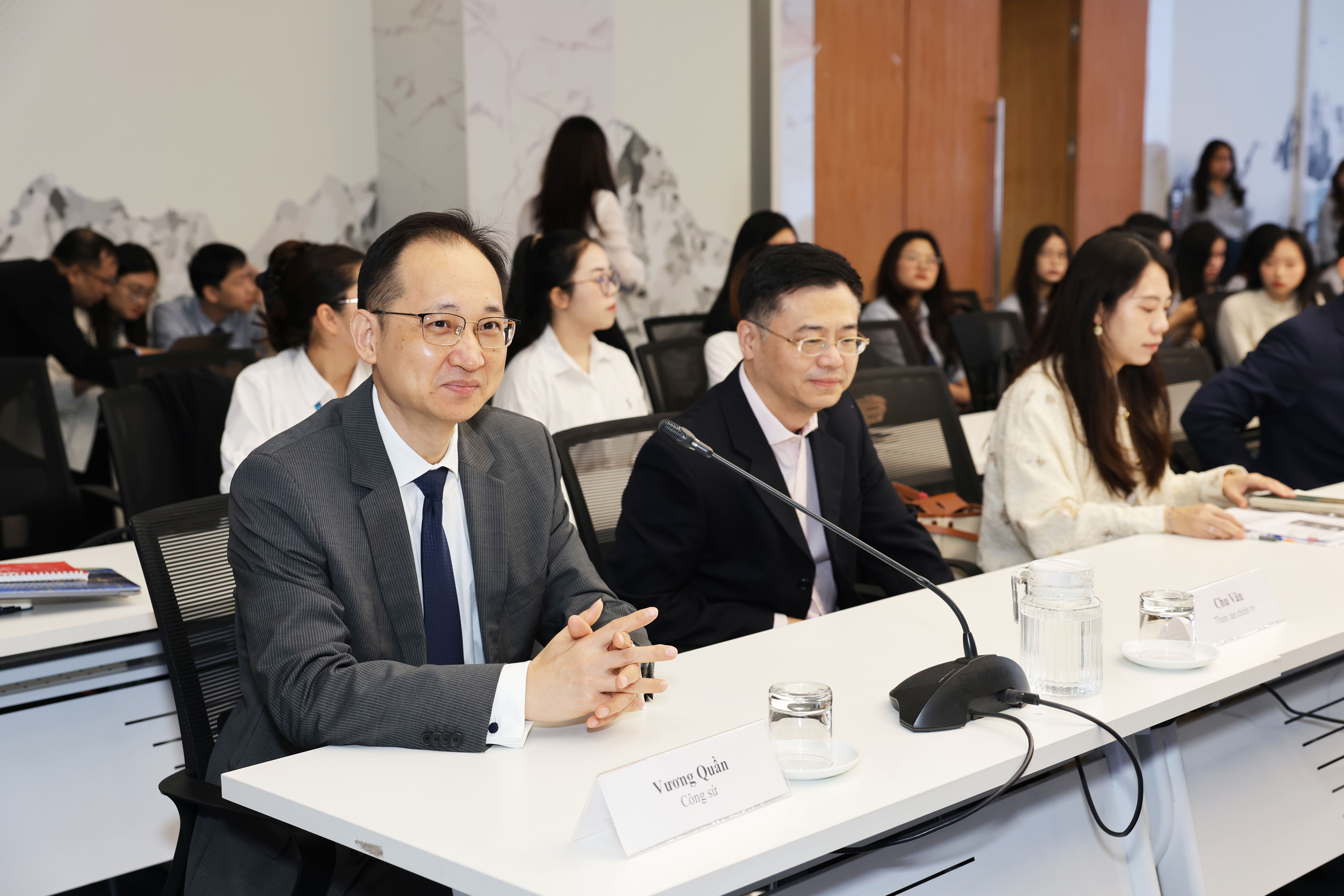 Representatives of the Chinese Embassy attending the ceremony