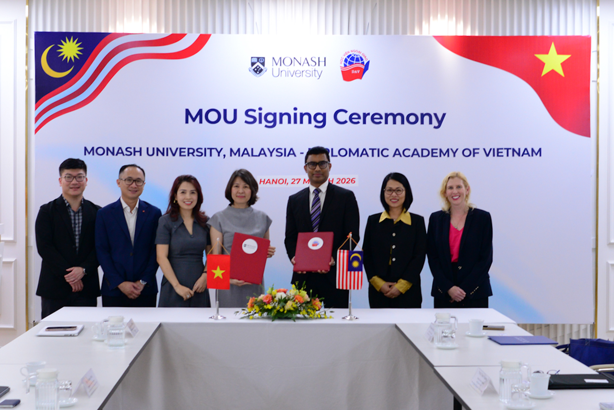 Đại diện Đại học Monash Malaysia đến thăm và làm việc tại Học viện Ngoại giao