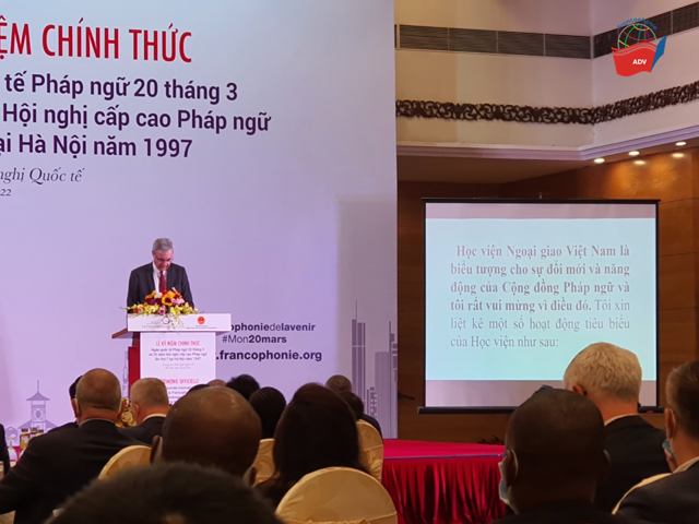 Diễn văn trao giải của ông Nicolas Warnery, Đại sứ Pháp tại Việt Nam, Q. Chủ tịch GADIF