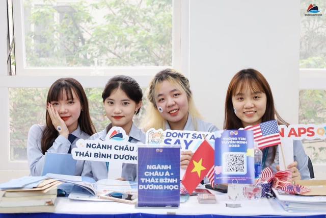 Students of the Asia-Pacific Studies at the DAV Open House 2023