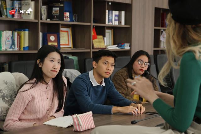 Đ&ocirc;̣i thi Học vi&ecirc;̣n Ngoại giao 2024