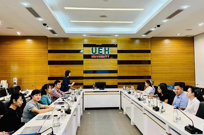 Đoàn công tác HVNG trao đổi kinh nghiệm về công tác ĐBCL và phát triển CTĐT với Đại học Kinh tế thành phố Hồ Chí Minh