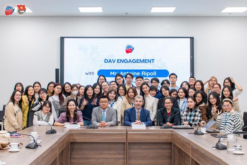 International Relations Students in discussion with Mr. Antoine Ripoli, Minister-Counselor for Parliamentary Relations at the EU Delegation to ASEAN