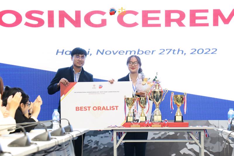 Nguyen Phuong Oanh, Student in International trade and business law gets the Best Oralist Prize