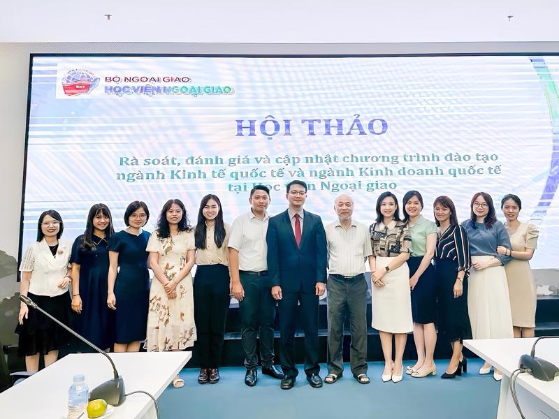 Workshop to review, evaluate and update the training programs in International Economics and International Business at the Diplomatic Academy of Vietnam