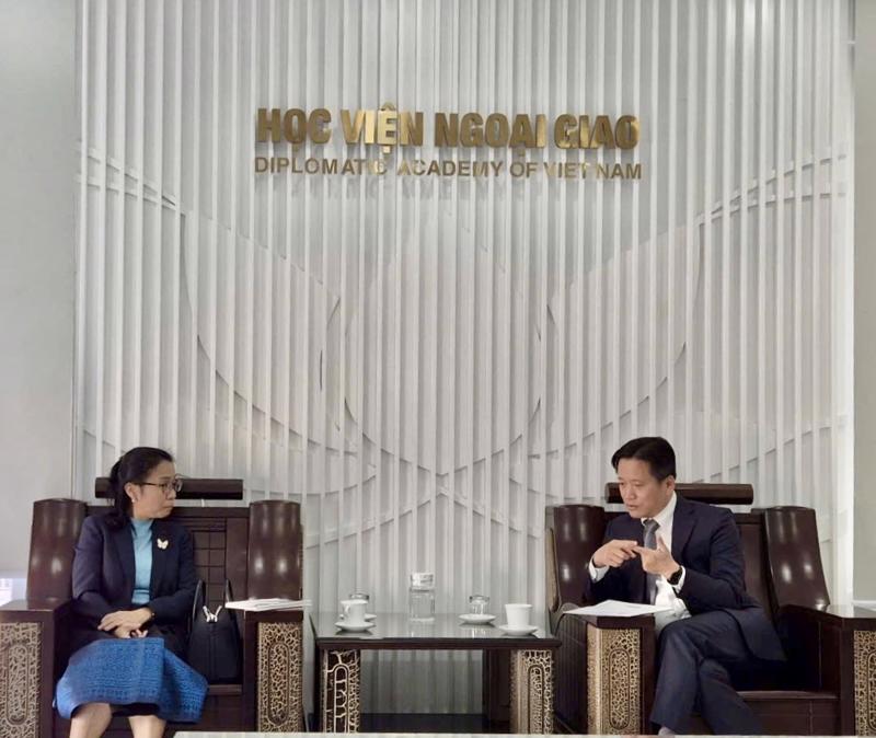 Mrs. Vithaya Xayavong, Director of the Lao Institute of Foreign Affairs (IFA) and Dr. Nguyen Hung Son, Director of the Diplomatic Academy of Viet Nam
