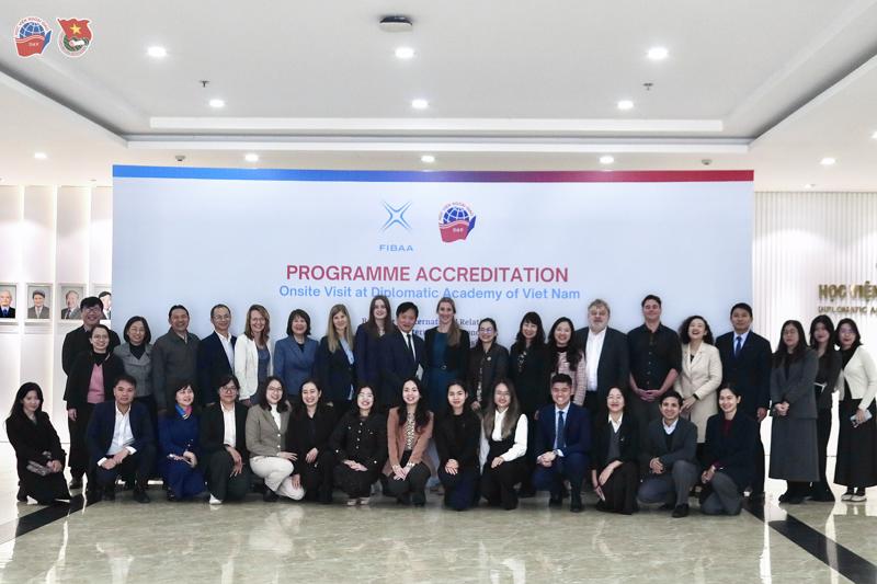 The FIBAA expert panel with the DAV's lecturers and staff at the opening session